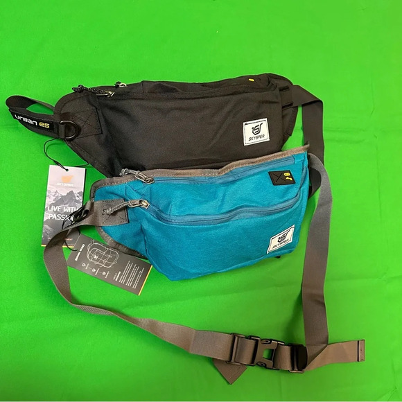 $36 for 2 pic  New cross-body Bag / Hiking Bag / Shoulder Bag / Running Bag - Picture 4 of 5